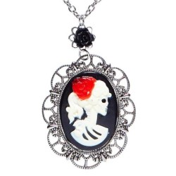 COLLAR CON ROSA NEGRA Y CAMEO 2